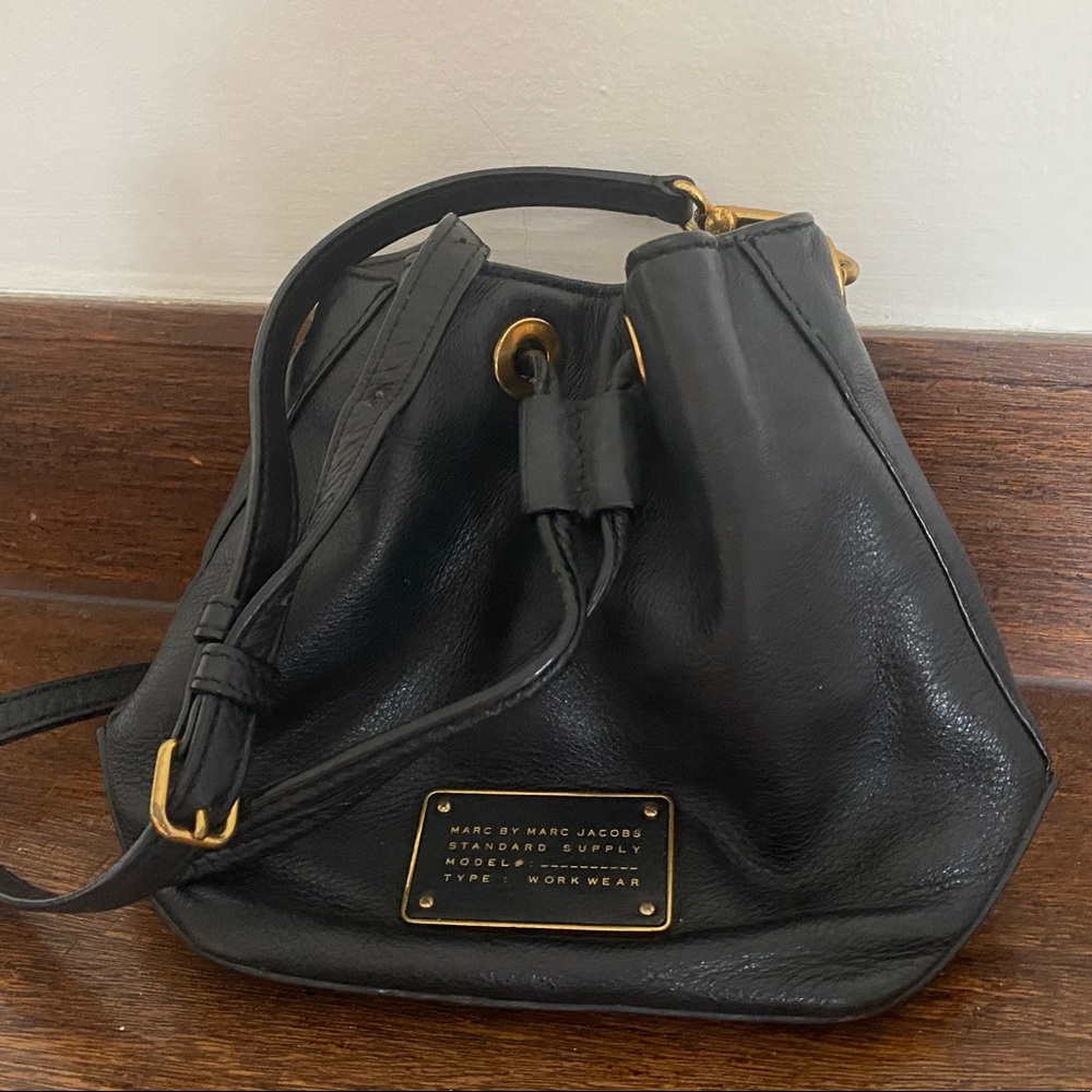 Marc Jacobs bucket bag. Gently worn, like new.